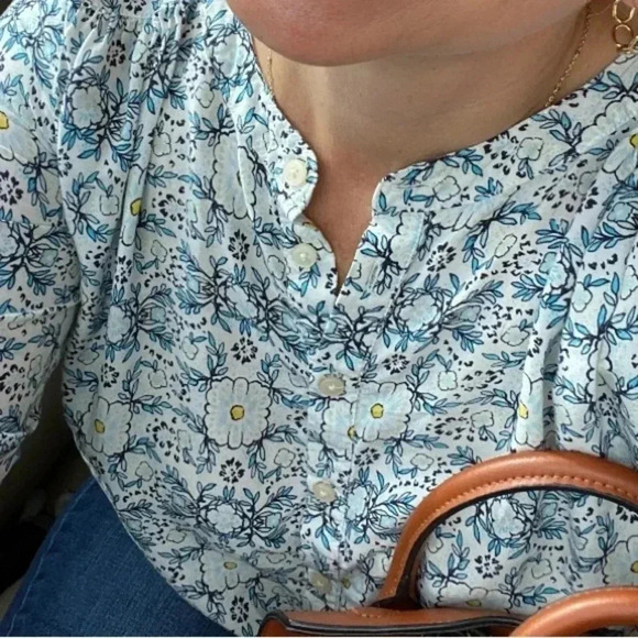 LOFT Outlet Womens Blouse Top Sz M Button EUC - Picture 1 of 15